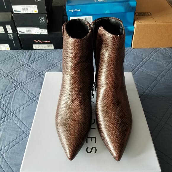 Brown Snake Print Boots 9M ~ NEW - Picture 1 of 6